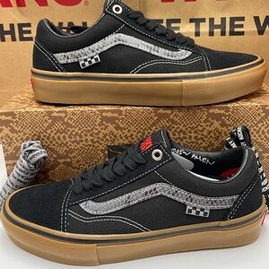 Vans WMNS Skate Old Skool Hockey Skateboards Black/ VN0A5FCB18J
Sneakers